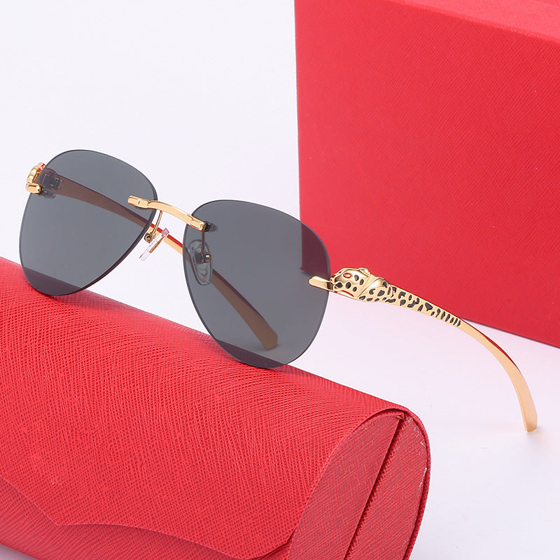 Ladies elegant pilot sunglasses with luxurious gold frame and protective lenses Kalsten
