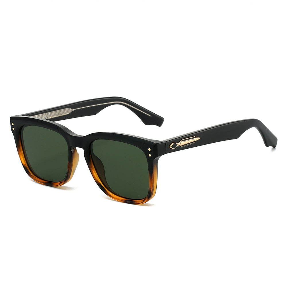 Ladies sunglasses in elegant rectangular design by Kalsten