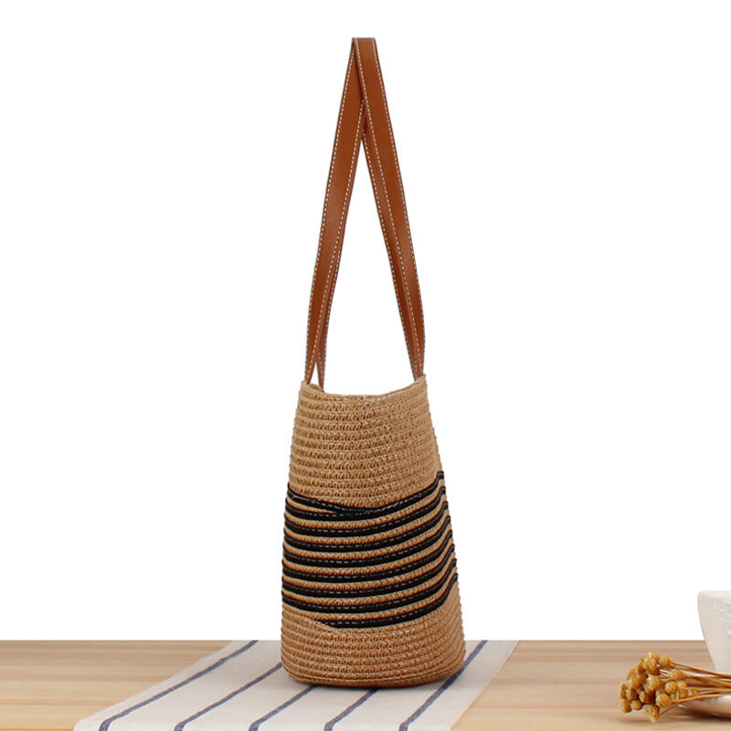 Tote bag with structured design made of natural wicker Kalsten