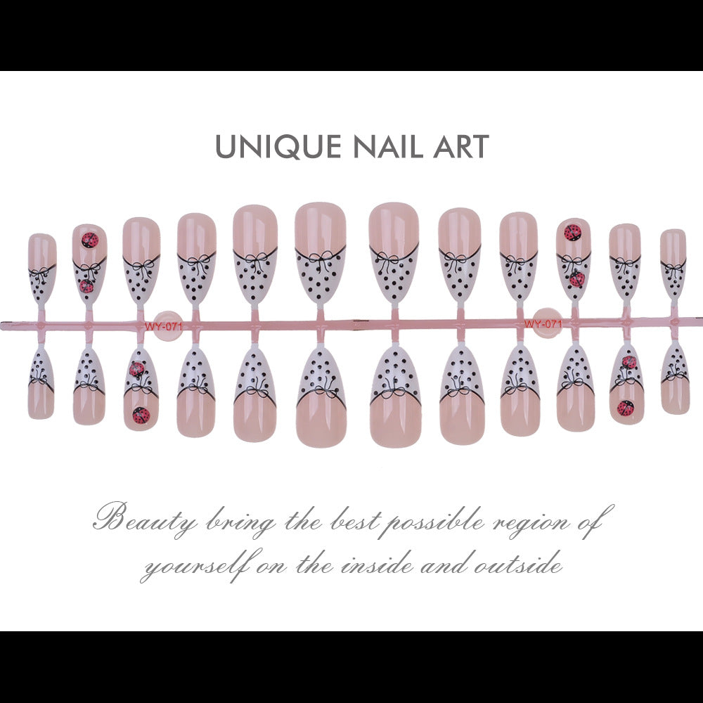 Elegant Artistic Press-On Nail Set Kalsten
