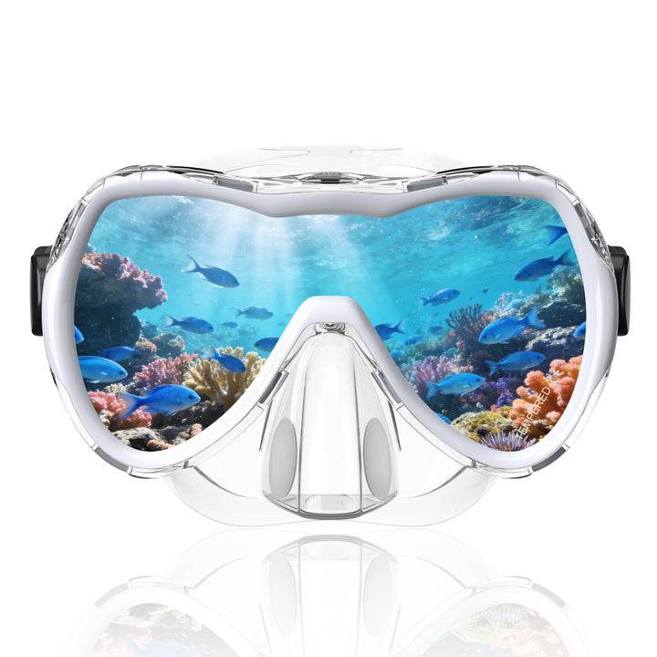 Diving mask with wide field of vision by Kalsten