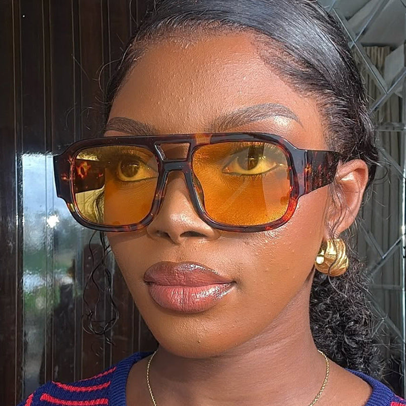 Ladies modern sunglasses in elegant rectangular design Kalsten