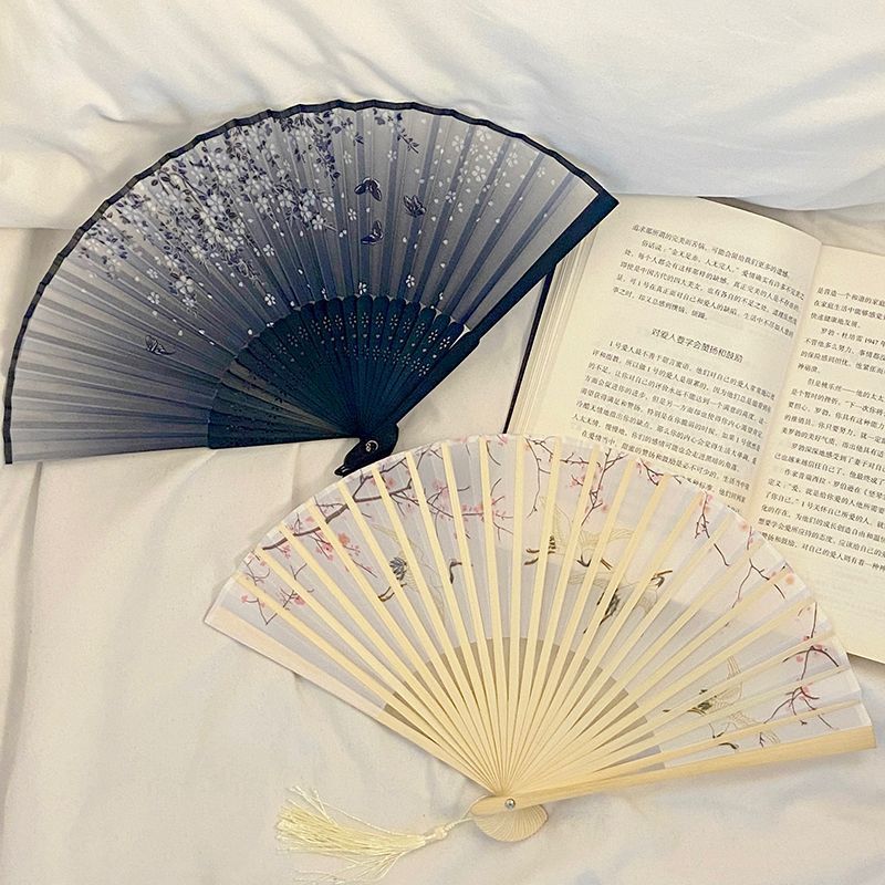 Handcrafted fan with elegant design Kalsten