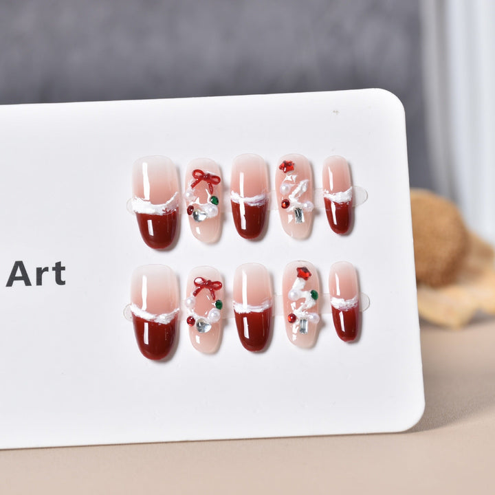 Holiday-Themed Press-On Nail Art Kalsten