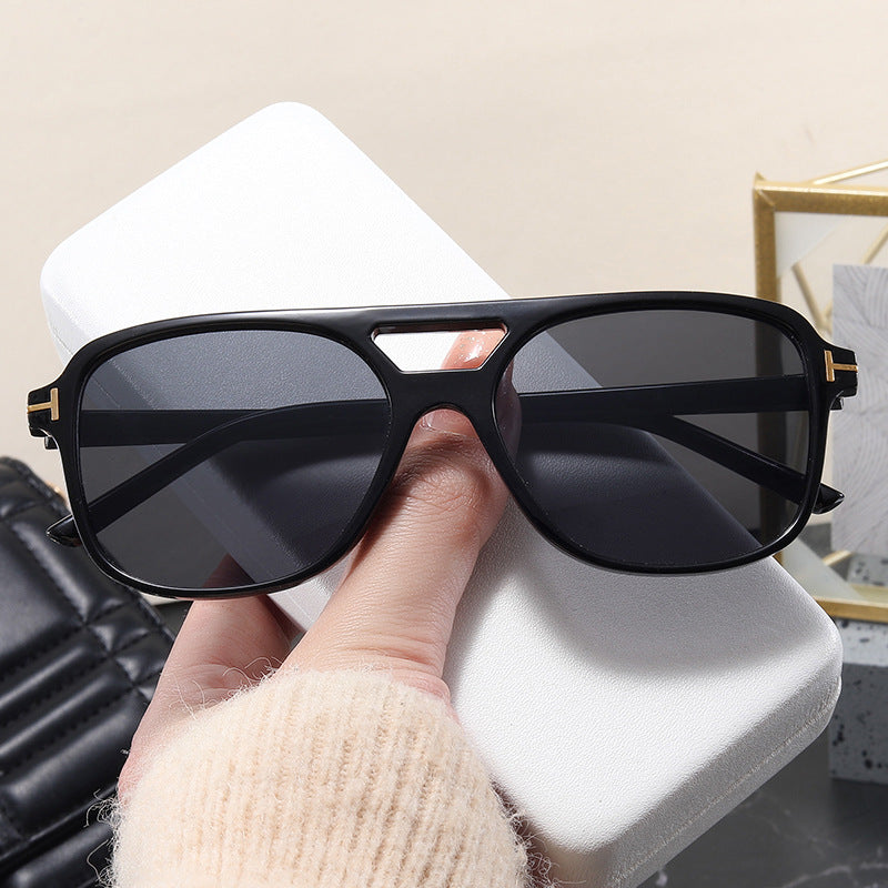 Women’s fashionable glasses with a fine frame and strict contours Kalsten