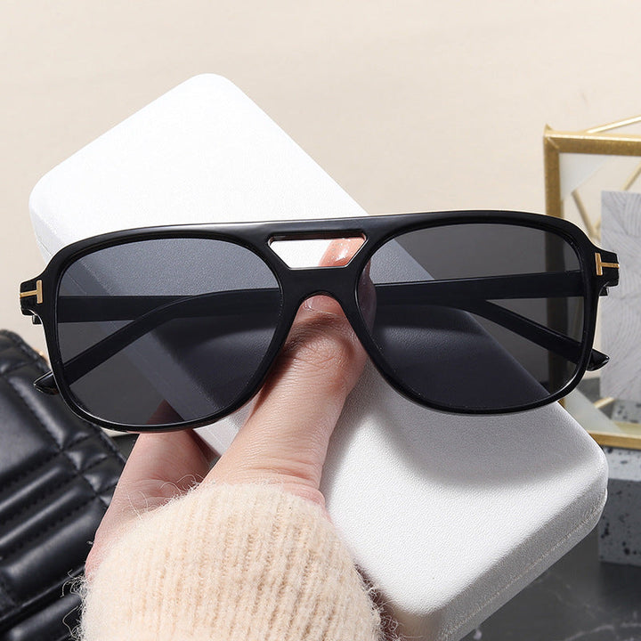 Women’s fashionable glasses with a fine frame and strict contours Kalsten