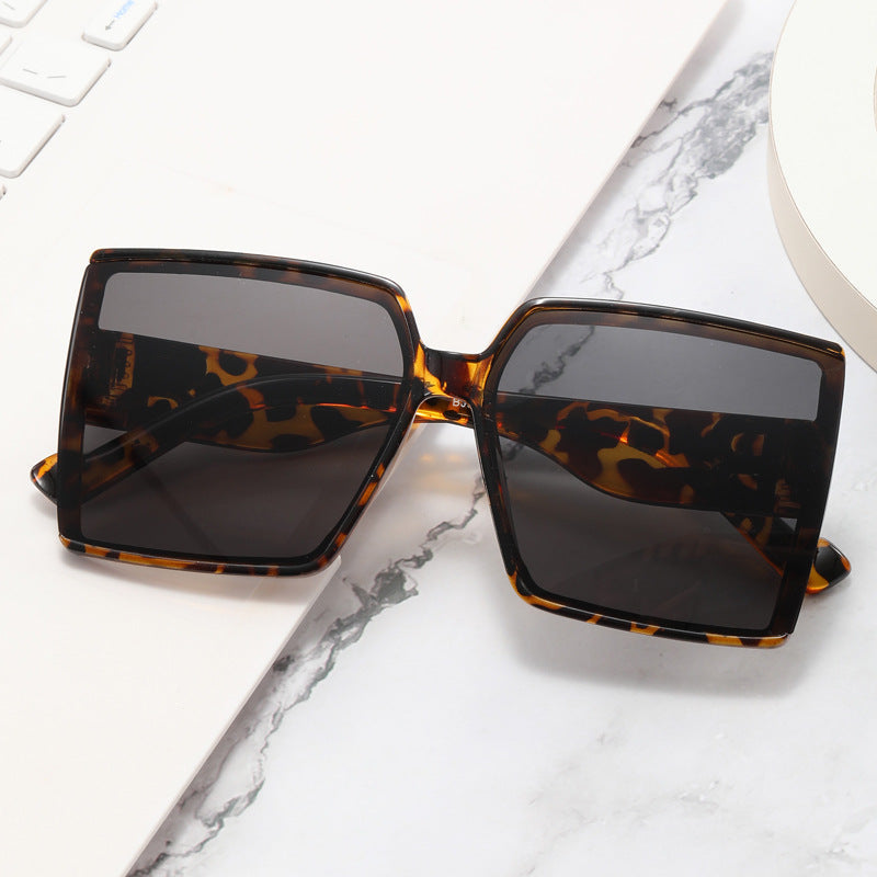Women's oversized sunglasses with luxurious detail Kalsten
