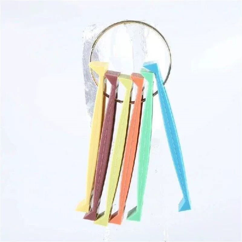 Unisex one size resealable food bag with clips on the connecting ring for organizing pantry and travel Kalsten