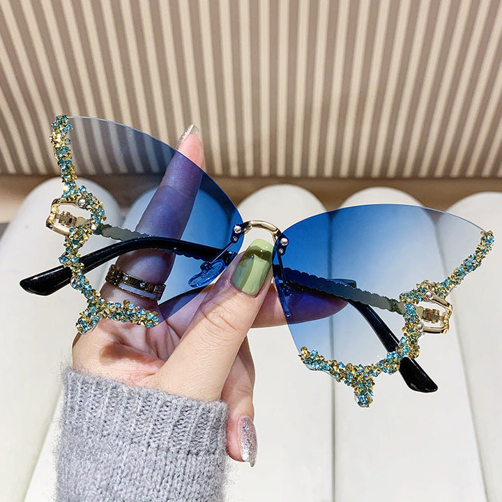 Ladies extravagant Cat-Eye sunglasses with dazzling rhinestone embellishments Kalsten