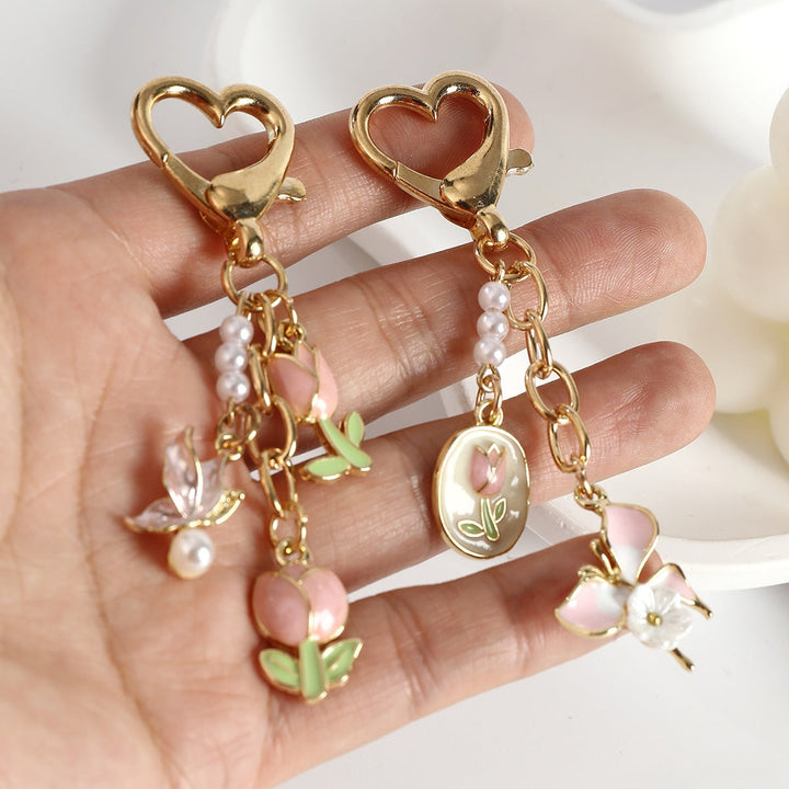 Playful keychain in rose design Kalsten
