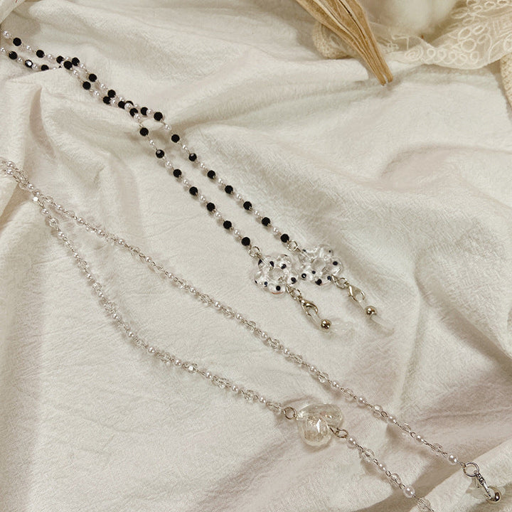 Elegant jewelry necklace with heart-shaped pendants Kalsten