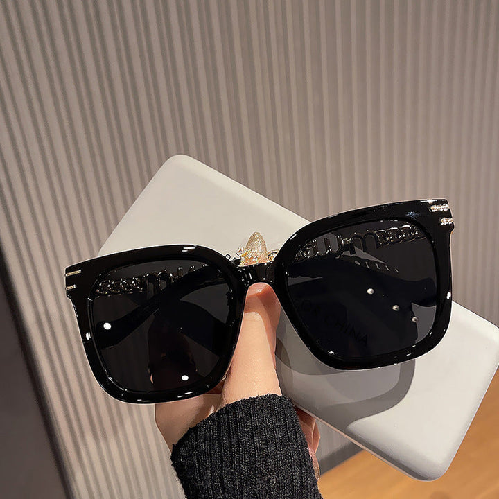 Ladies trendy square sunglasses with elegant frame and stylish gold accent Kalsten