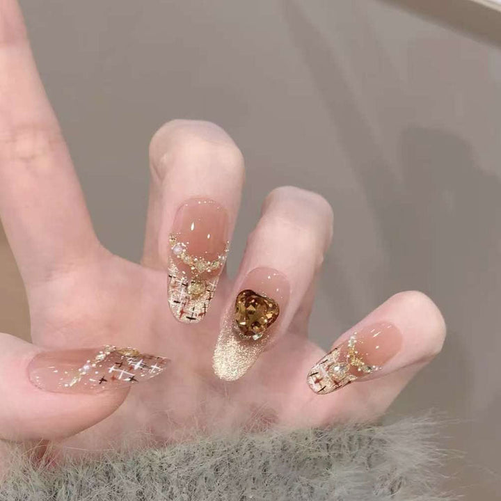 Glamorous Nail Art Kalsten