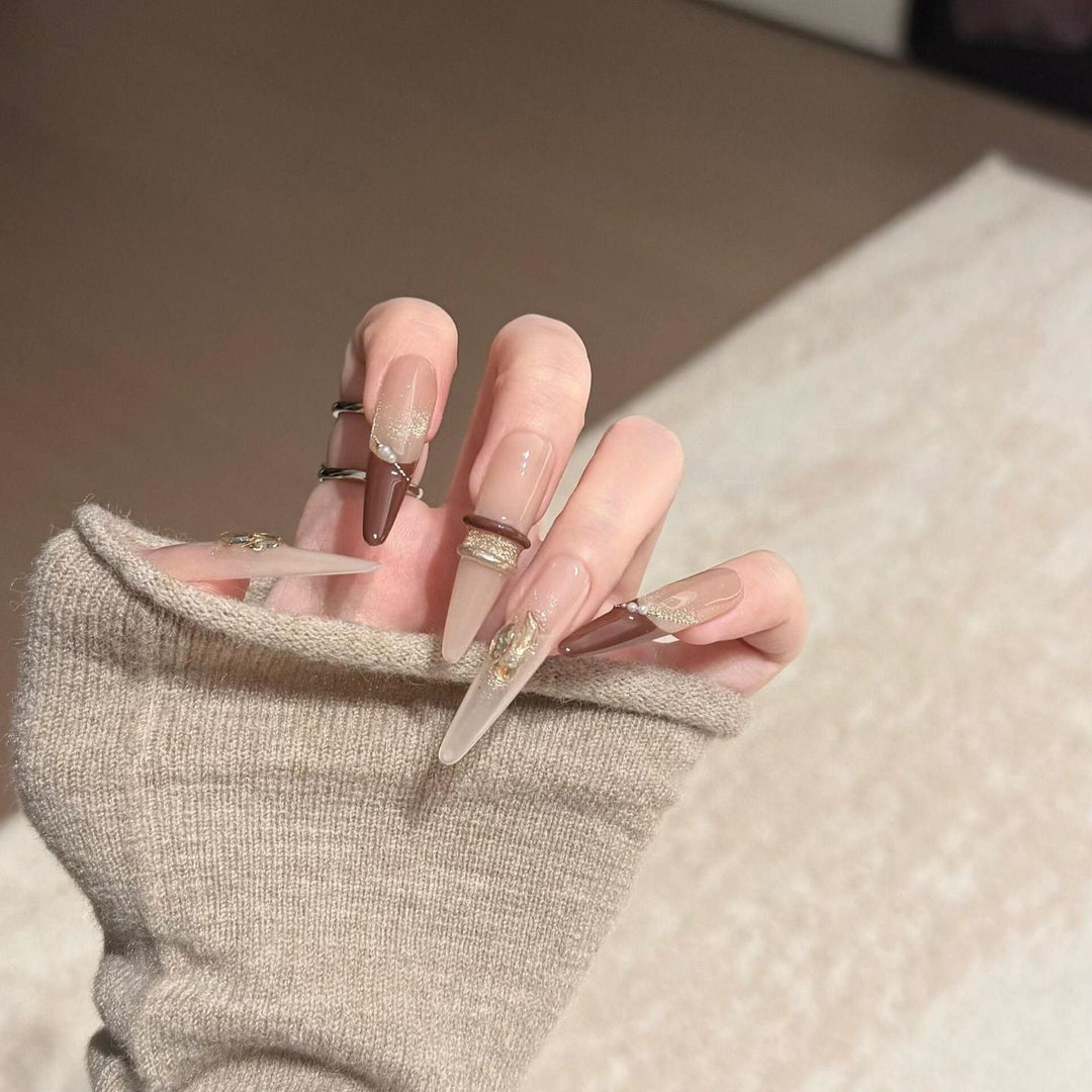 Artificial nails with sparkling accents Kalsten