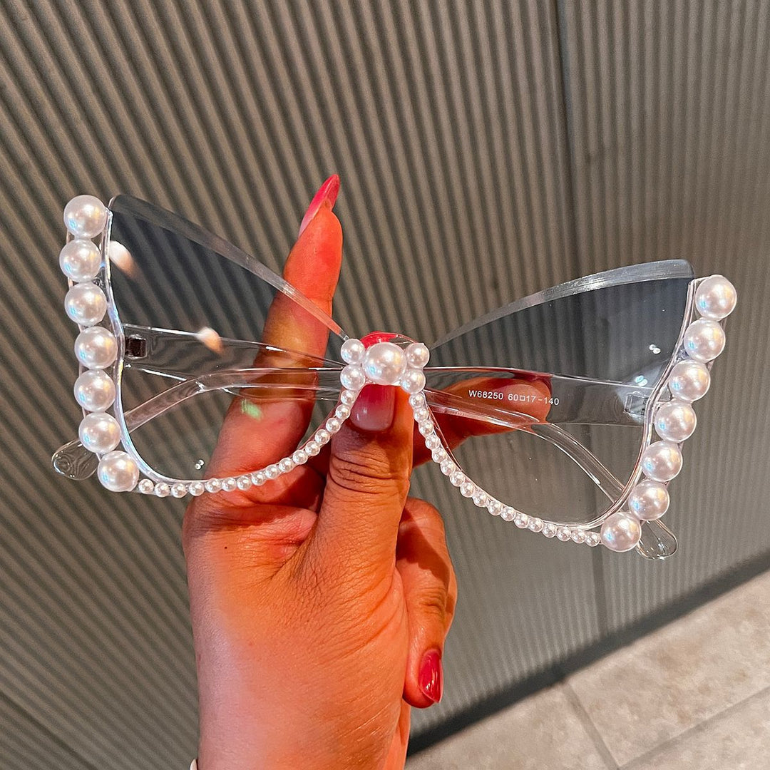 Women striking sunglasses with pearl decoration Kalsten