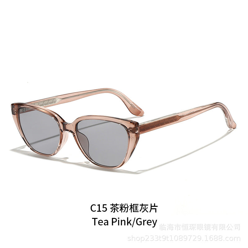 Women Cat-Eye Sunglasses with trendy leopard pattern and sturdy frame Kalsten