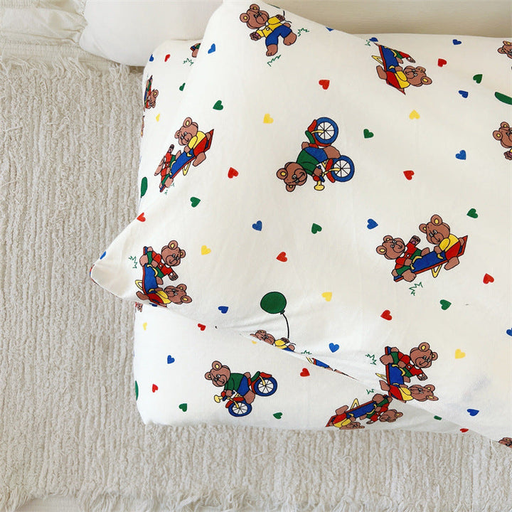 Unisex cotton pillowcase with cheerful bear design Kalsten
