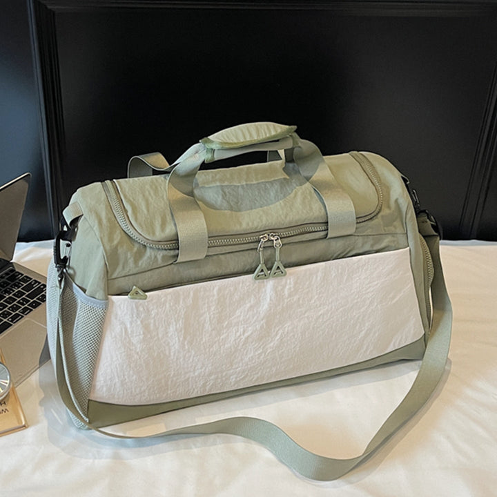 Sporty travel bag with sturdy carrying handles Kalsten