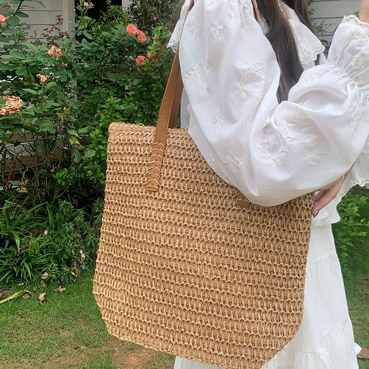 Modern and Versatile Shopper Bag Kalsten