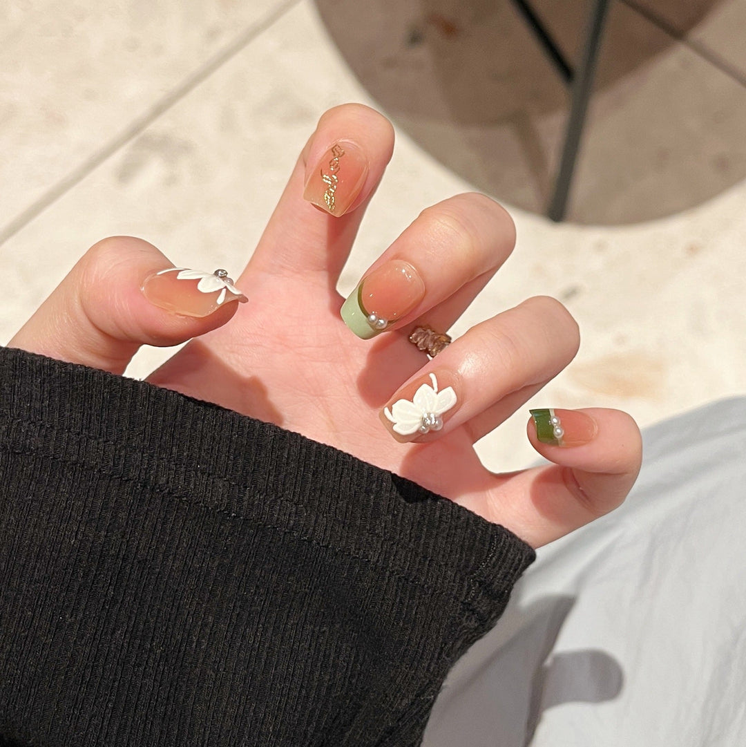 Glamorous Heart-Themed Press-On Nail Set Kalsten