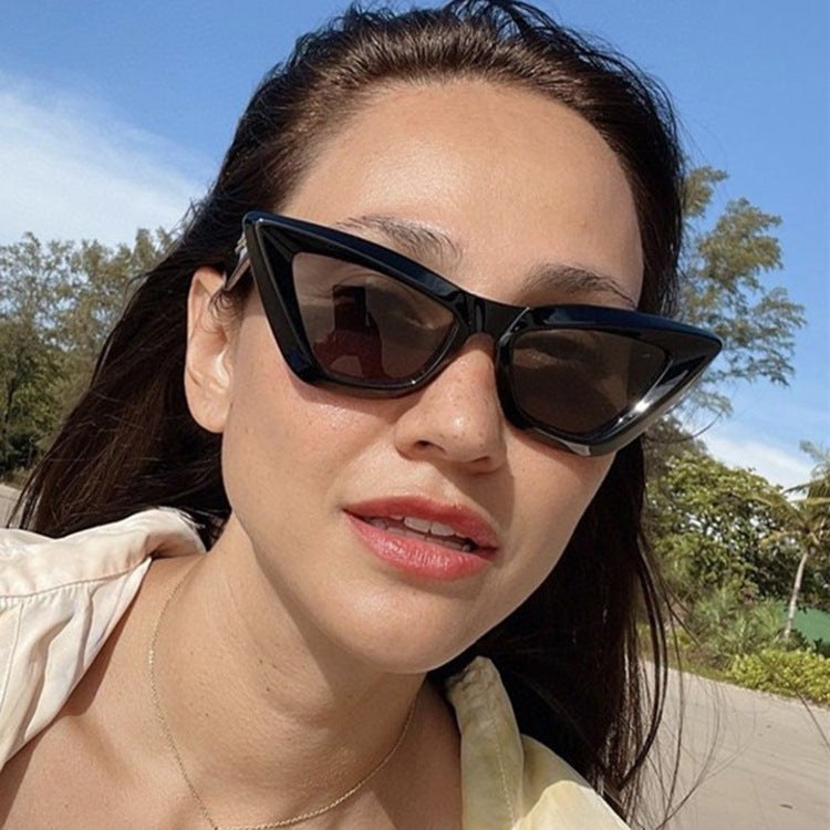 Ladies Cat-Eye Sunglasses with trendy Animal Print Kalsten