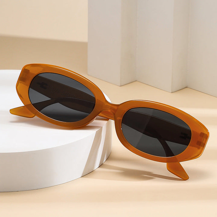 Women's fashionable sunglasses with modern, oval frame Kalsten