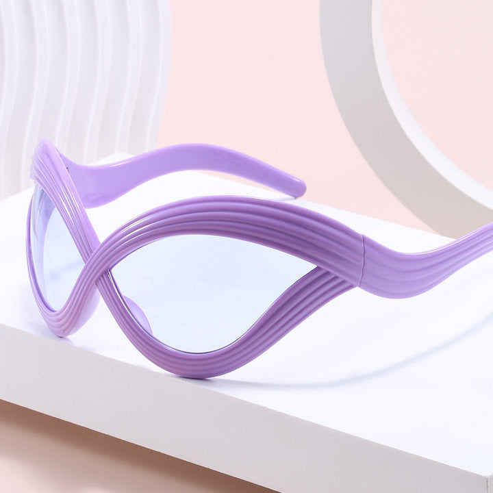 Women trendy designer sunglasses with curved frame Kalsten