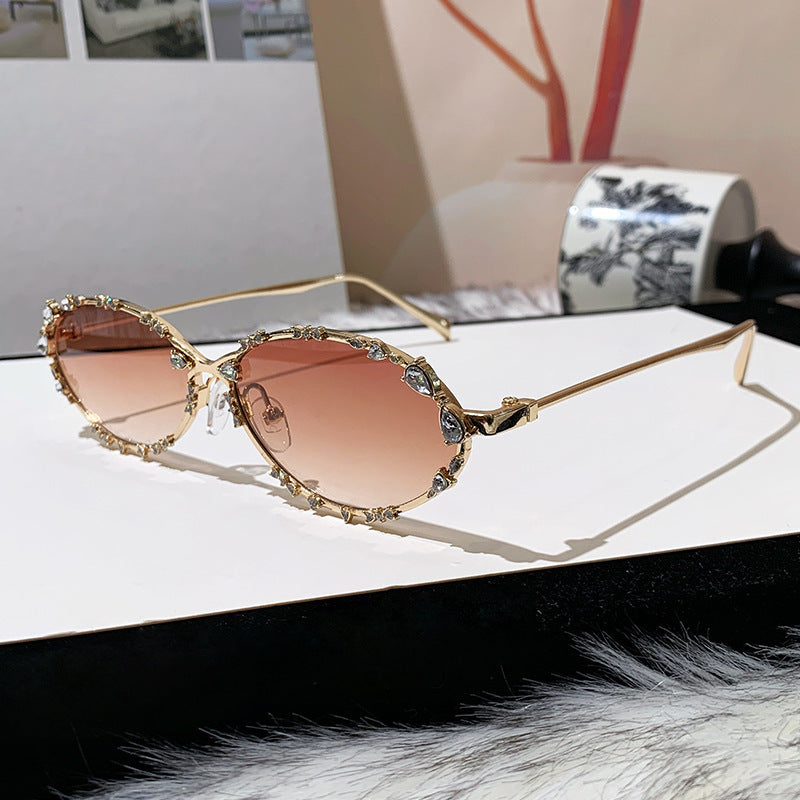 Women's extravagant oversized sunglasses with futuristic design Kalsten