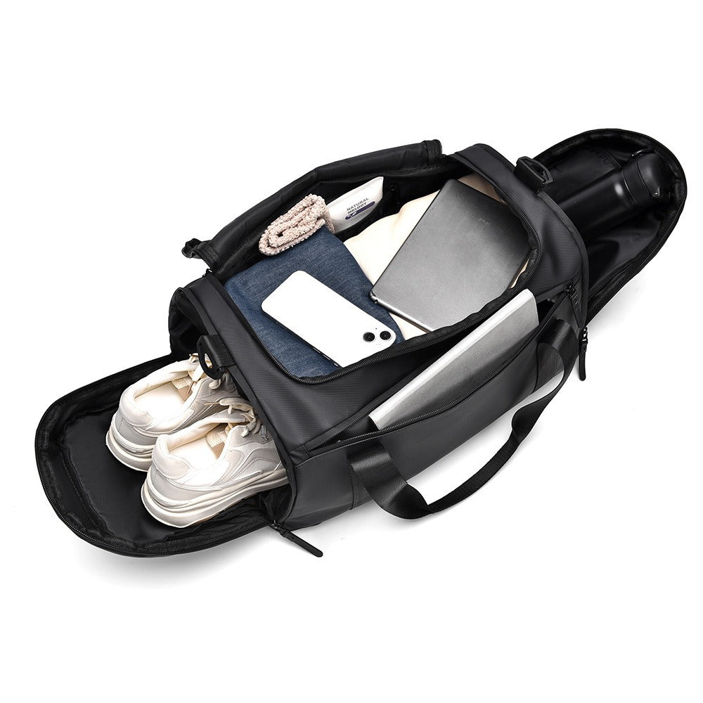 Everyday travel bag with spacious main compartment and innovative organization Kalsten