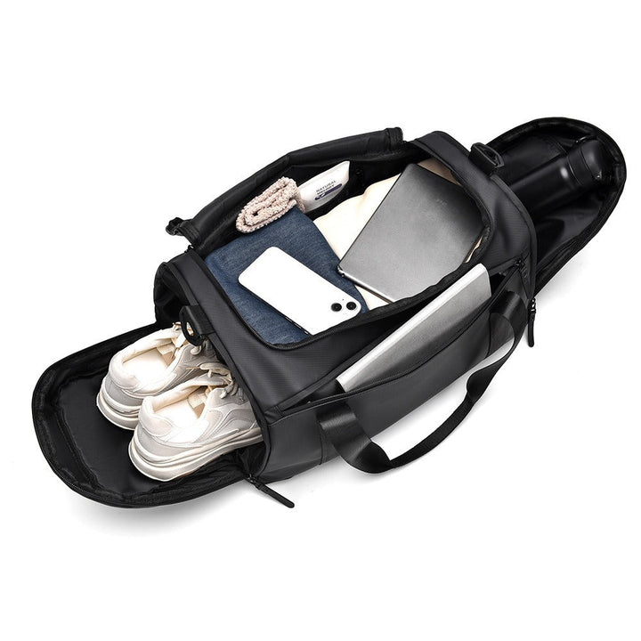 Everyday travel bag with spacious main compartment and innovative organization Kalsten