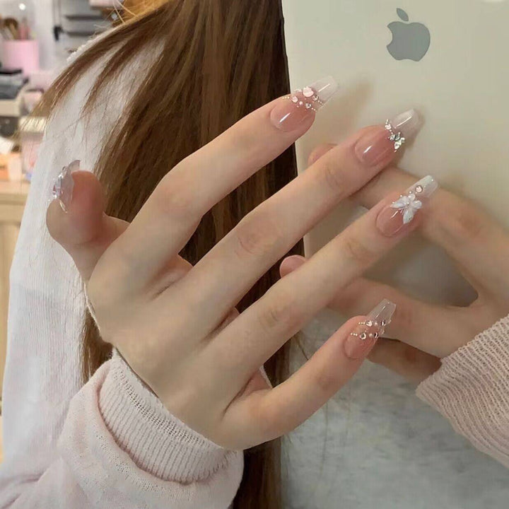Elegant Floral-Embellished Press-On Nail Extensions Kalsten