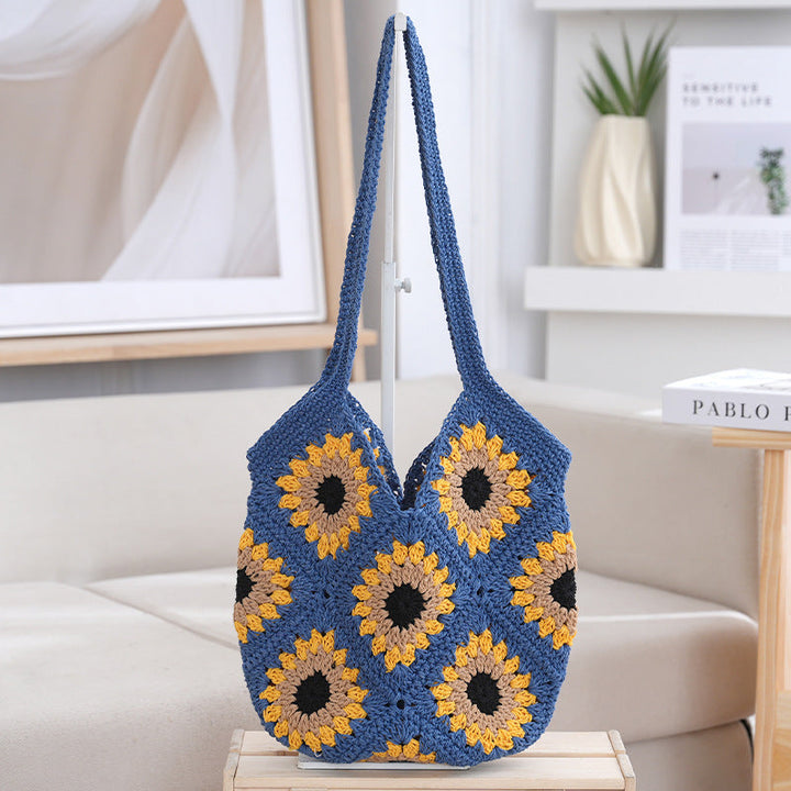 Crochet shopper with floral patterns Kalsten