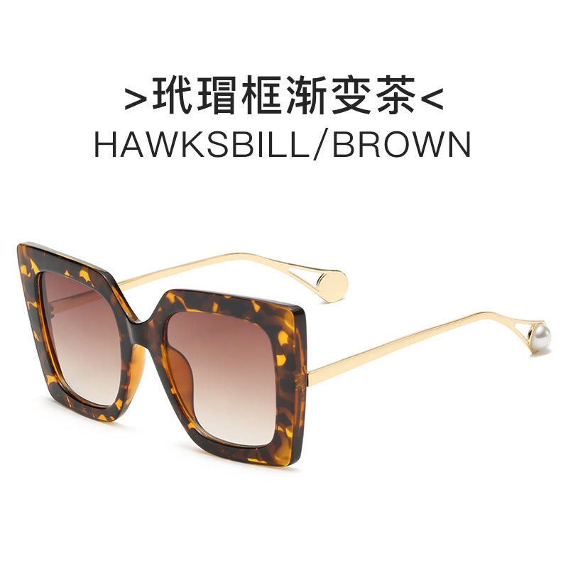 Ladies elegant sunglasses with geometric frame Kalsten