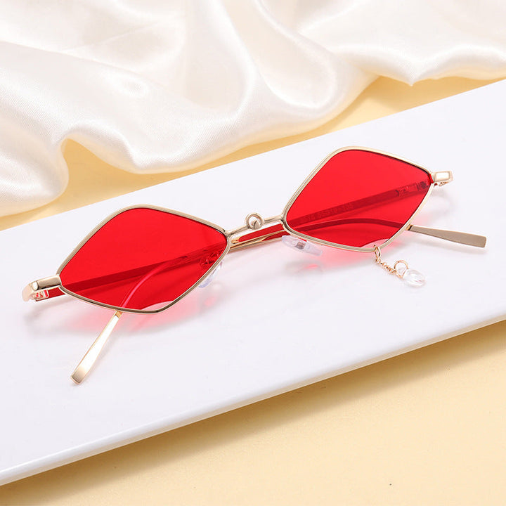 Ladies fashionable sunglasses with faceted frame Kalsten