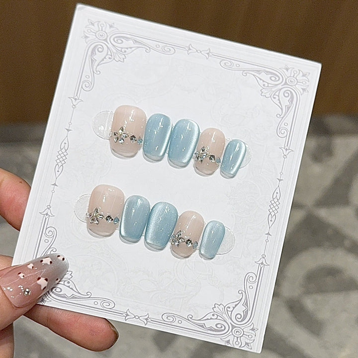 Elegant Artificial Nails with Radiant Accents Kalsten