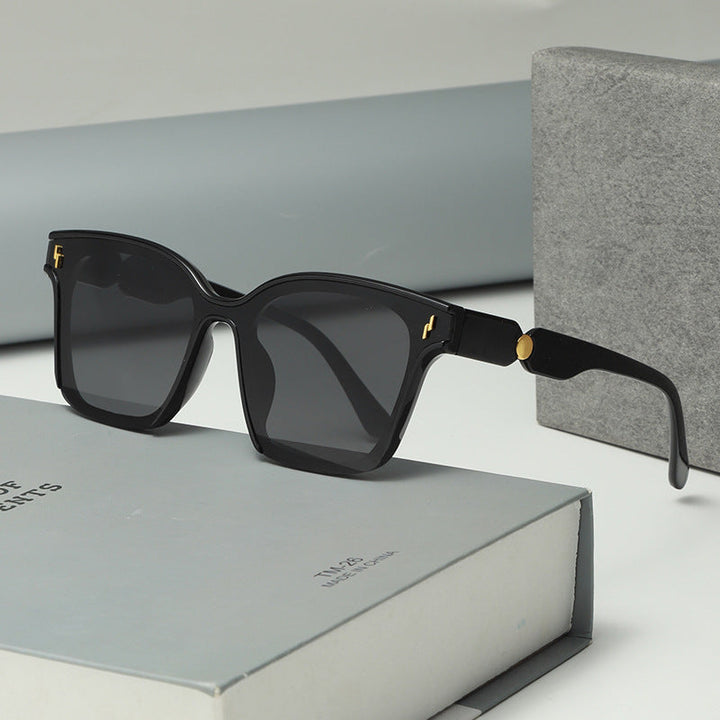 Women's Stylish Sunglasses with Stylish Frame Kalsten