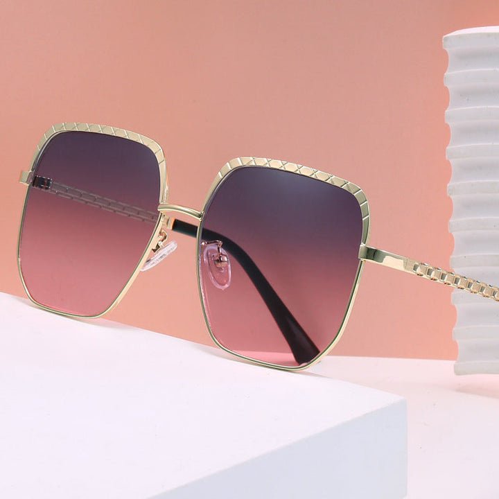 Ladies' fashionable sunglasses with square frame and stylish details Kalsten