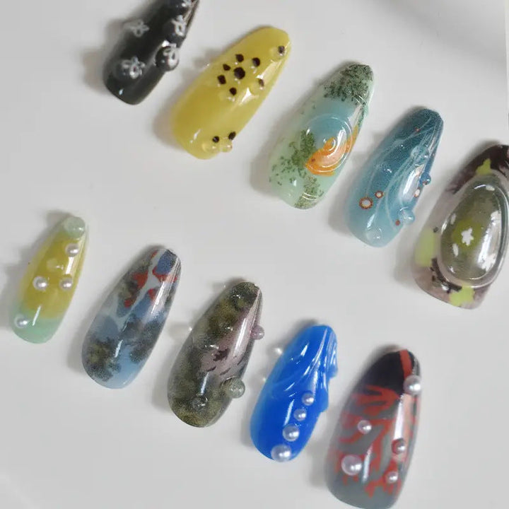 Artistic Marine-Inspired Press-On Nail Art Kalsten