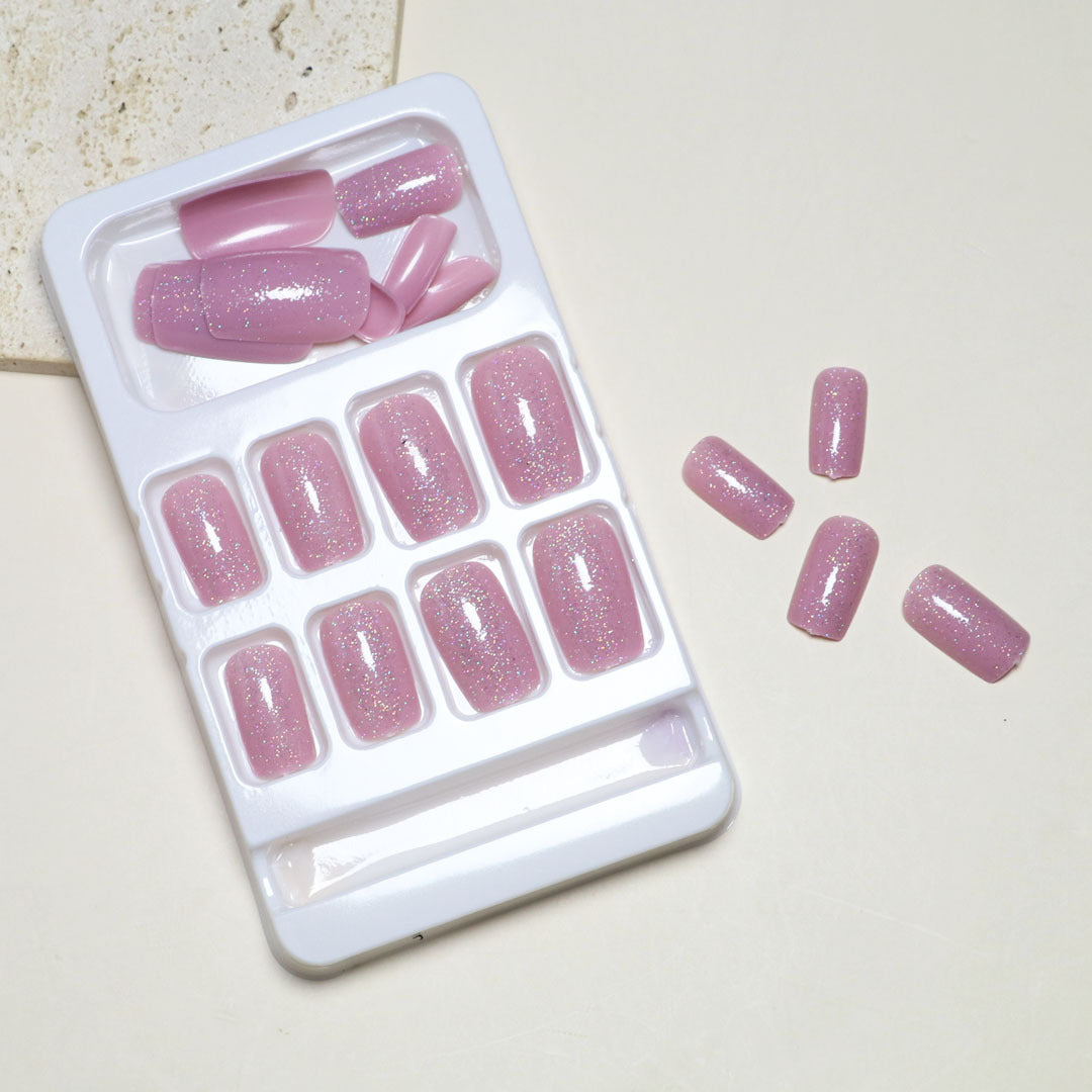 Glamorous Glittery Press-On Nail Tips Kalsten