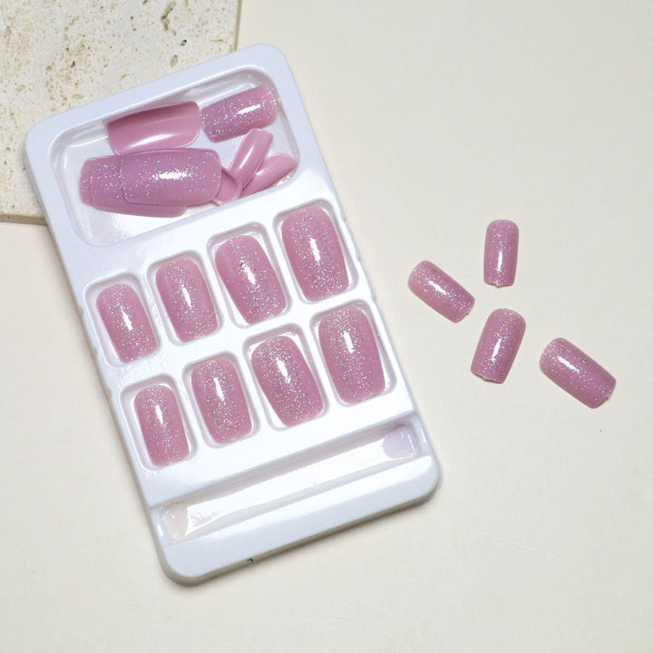 Glamorous Glittery Press-On Nail Tips Kalsten
