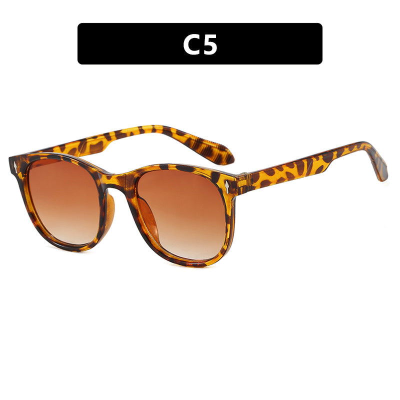 Women's stylish sunglasses with ergonomic frame and protective UV filter Kalsten