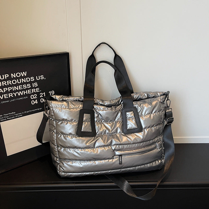 Leisure bag with padded interior and removable shoulder strap Kalsten
