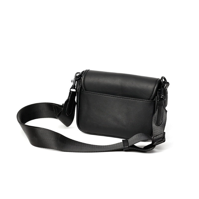 Elegant crossbody bag with chain shoulder strap Kalsten