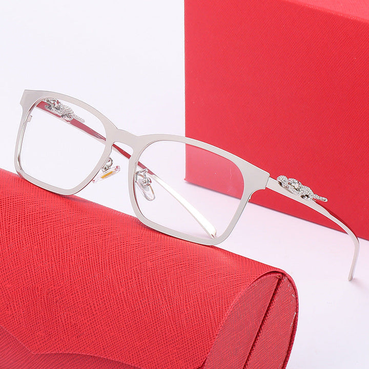 Women's fashionable oversized sunglasses with glamorous design and golden accents Kalsten