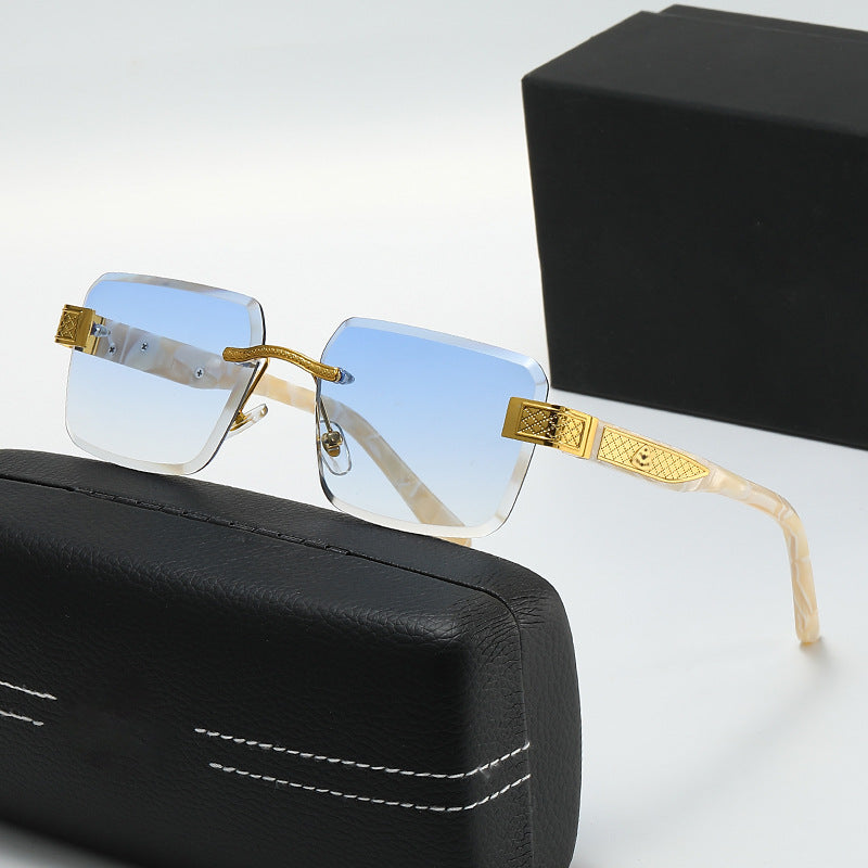 Ladies elegant sunglasses with luxurious, glittering frame Kalsten