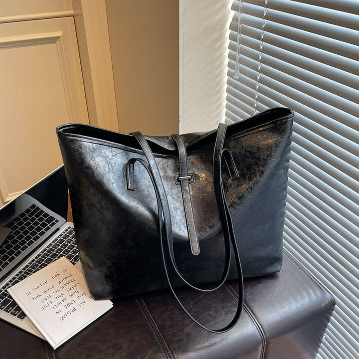 Elegant and Spacious Tote Bag Kalsten