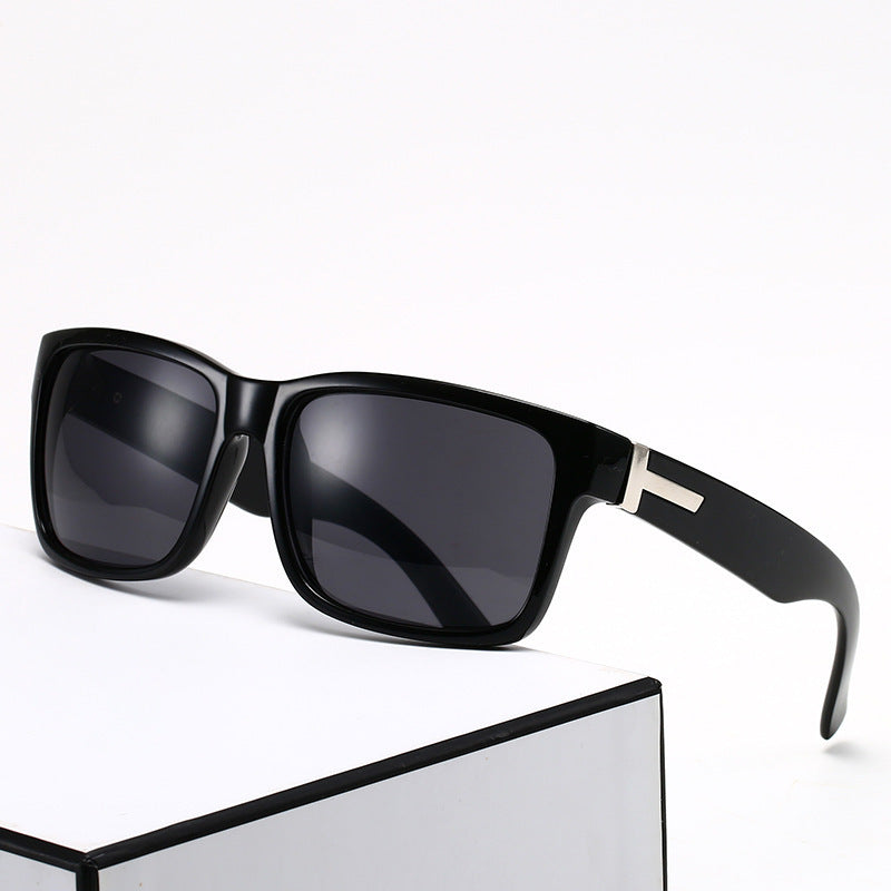 Ladies Stylish Sunglasses with Distinctive Frame Kalsten
