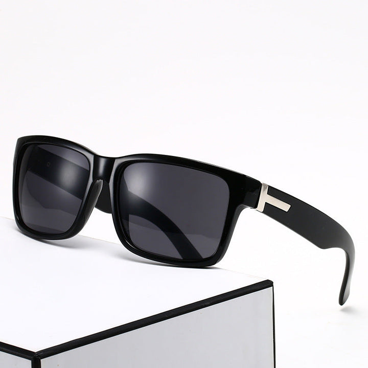 Ladies Stylish Sunglasses with Distinctive Frame Kalsten
