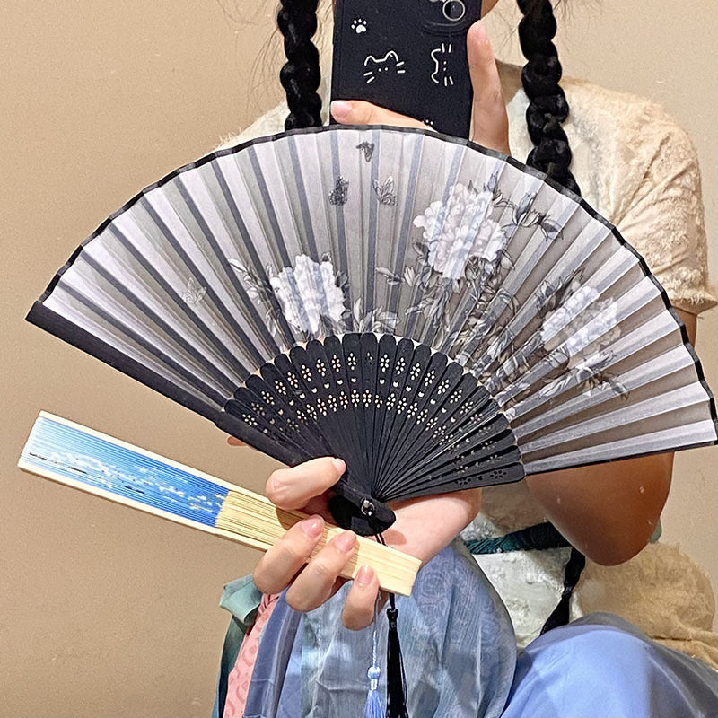 Handcrafted fan with Elegant flower pattern Kalsten
