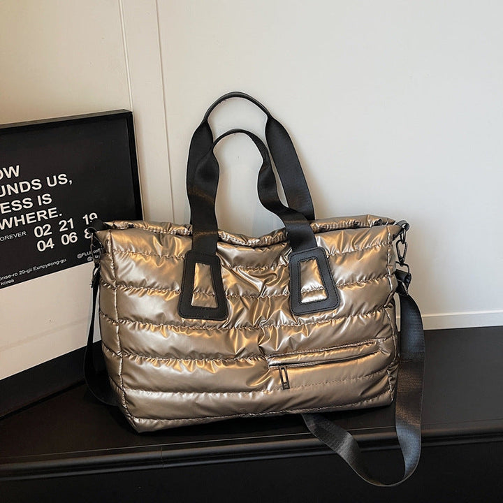 Leisure bag with padded interior and removable shoulder strap Kalsten